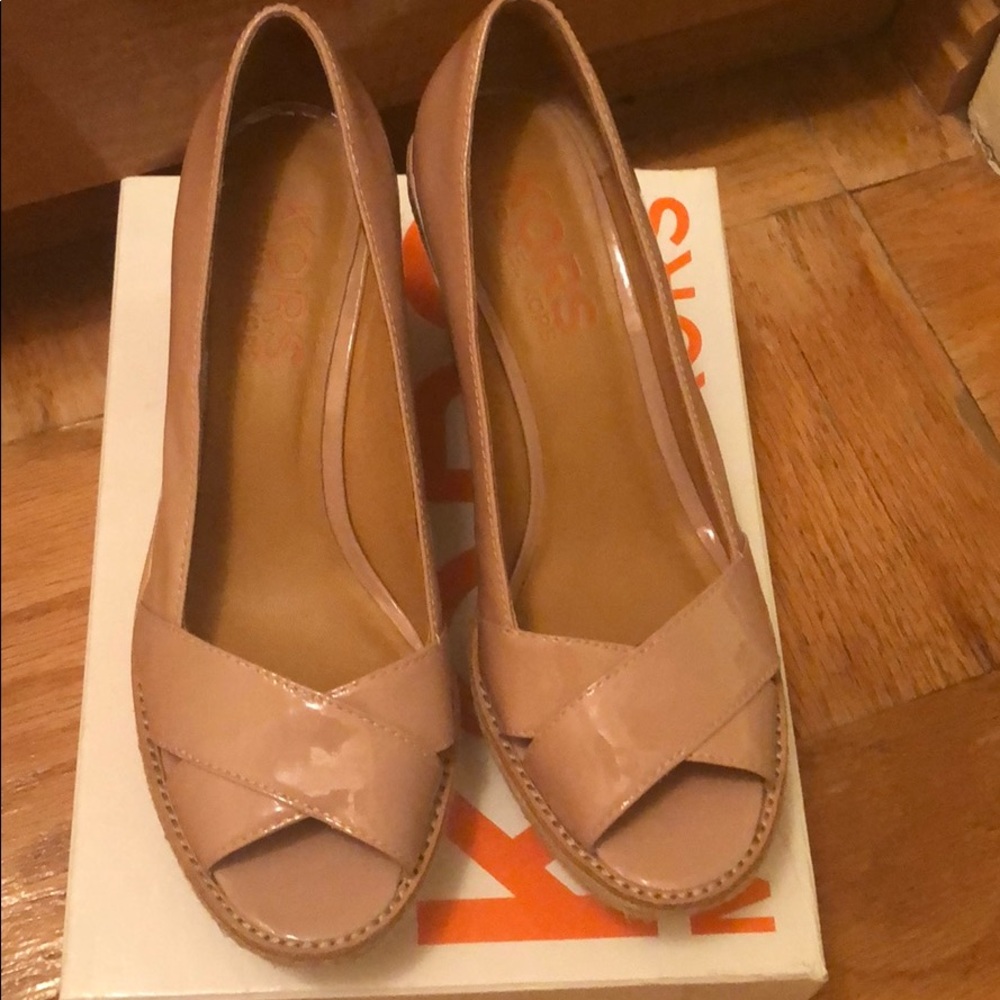 Michael Kors  patent leather  comfortable shoes